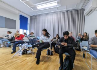 Protegido: Poemas producidos por estudiantes durante nuestra visita a “El instituto Americano de Estudios Extranjeros” en Londres